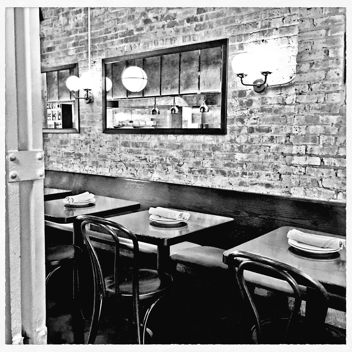 grahamelliot's tweet photo. Graham Elliot Bistro will be opening up on Mondays starting 6/27~ looking forward to cooking for you then! @GEBistro https://t.co/tS0qTU1kfW