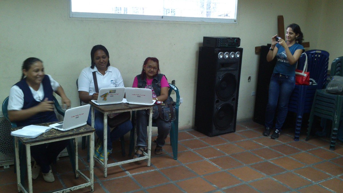 CbitFraganaco's tweet photo. Taller uso de canaima. Dirigido a docentes de la Escuela Básica 23 de enero. https://t.co/X7bjjylt8G