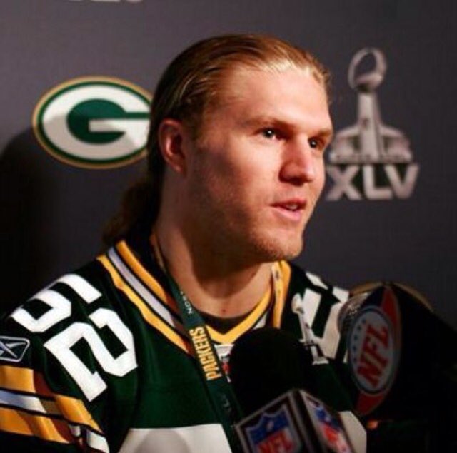 DoozyLion's tweet photo. @AaronGroben just saw you in Zoombies and for some reason I thought you looked like clay Matthews. https://t.co/wnkx4WeyVd