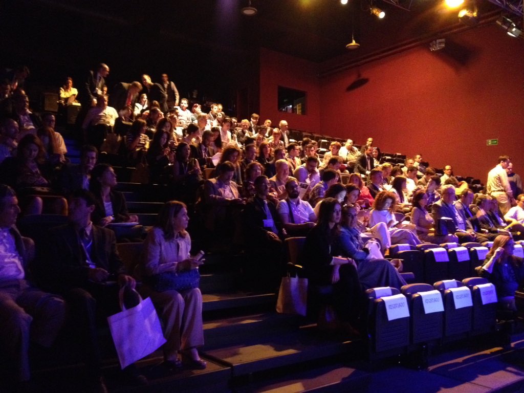 EsTheOfficer's tweet image. ¡Lleno en los Teatros Luchana! ✅ #T4Networking