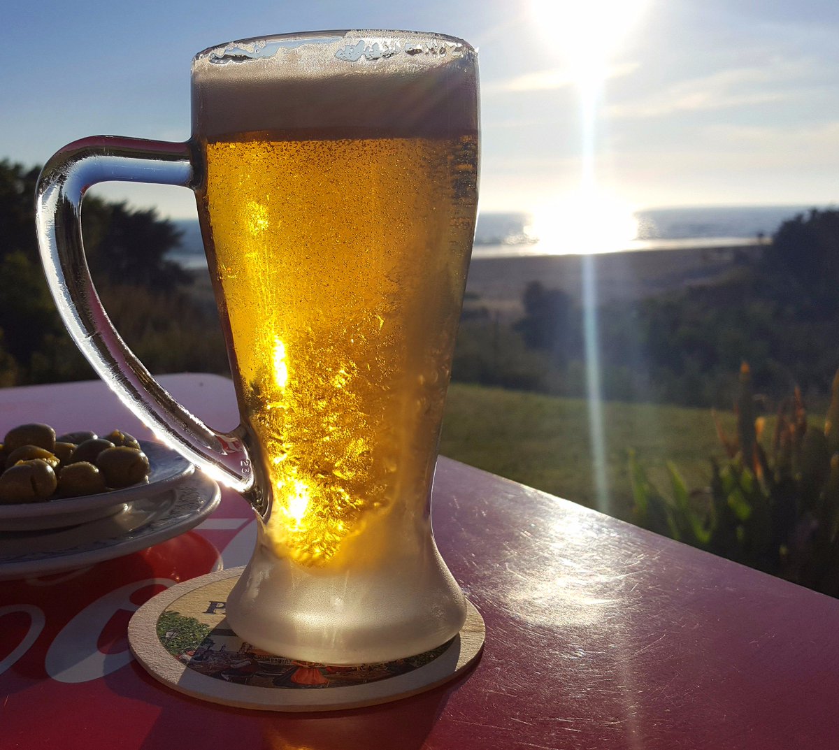 AlrumboFestival's tweet photo. Dentro de 4 semanas no habrá trabajo ni exámenes en los que pensar... 😎🍺🏖#mevoypalrumbo https://t.co/0GhwUdFDUw https://t.co/9S1d3Naw6A