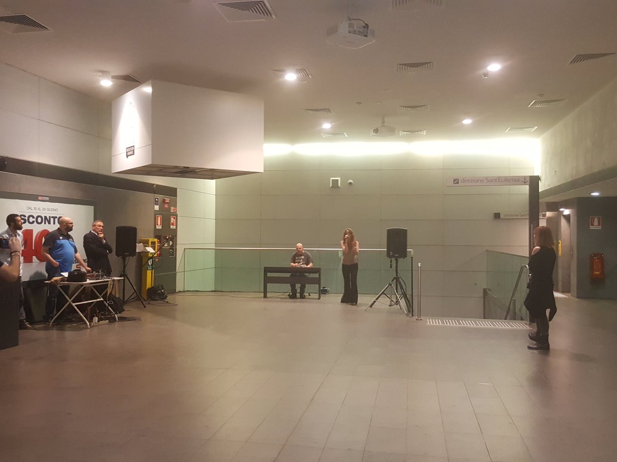 Moving_Culture's tweet photo. Adesso tutti pronti ad ascoltare la voce di #Carolina per #MovingcultureBox https://t.co/lWulE36vzf