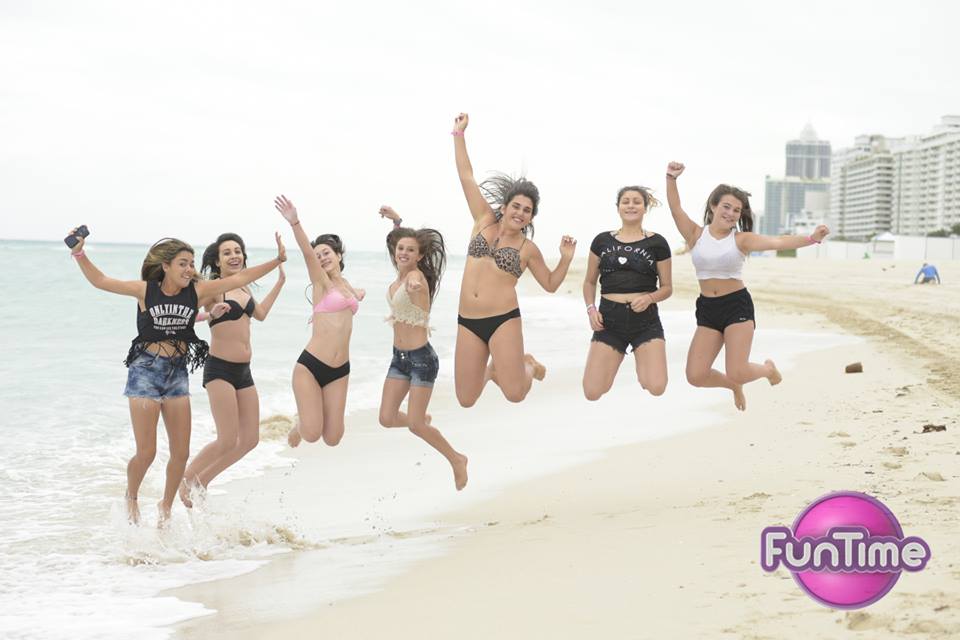 Funtime15's tweet image. Mientras anuncian que se viene frío,vos vas preparando la bikini, los lentes y el protector solar #FunTimeJulio2016!