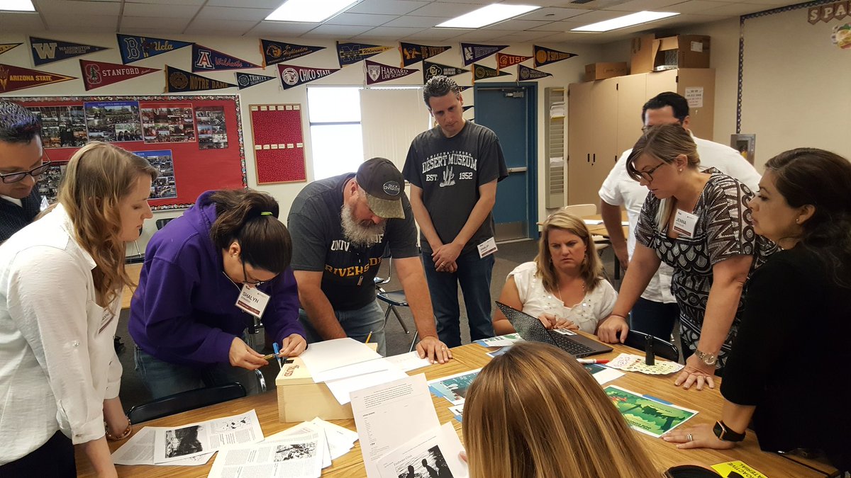 EdTechAri's tweet photo. So much collaboration happening in the rooms! #BreakoutEDU #RUSDLEARNS https://t.co/1G6tr9bYkX