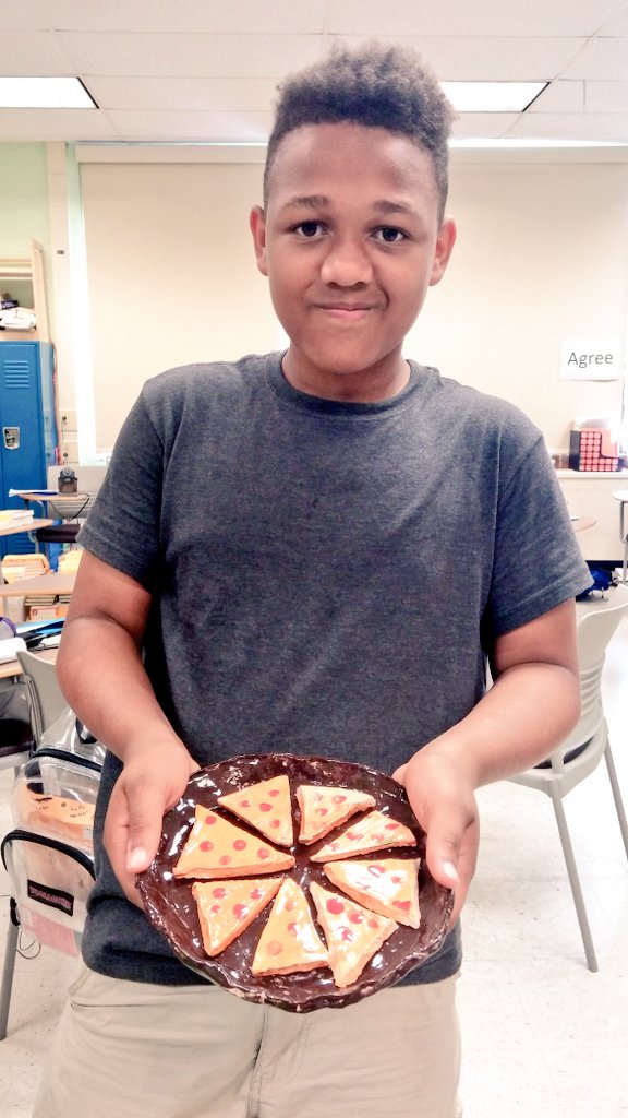 MBEMS_ELA's tweet photo. This student's ceramic pizza looks good enough to eat! #artsintegration #artmatters @MargaretBrent53 https://t.co/oR04wuWQDR