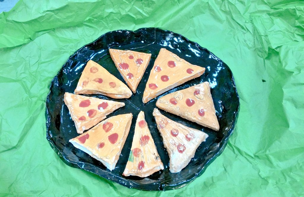 MBEMS_ELA's tweet photo. This student's ceramic pizza looks good enough to eat! #artsintegration #artmatters @MargaretBrent53 https://t.co/oR04wuWQDR