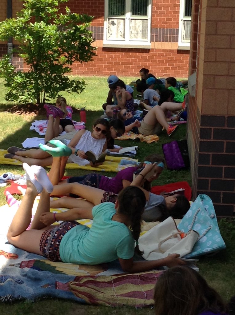 MMcHughHopkins4's tweet photo. Enjoying some great books while safely catching some rays ๐ #summerreadingiscool #4thgradebeachday https://t.co/Z4l6baIMRf