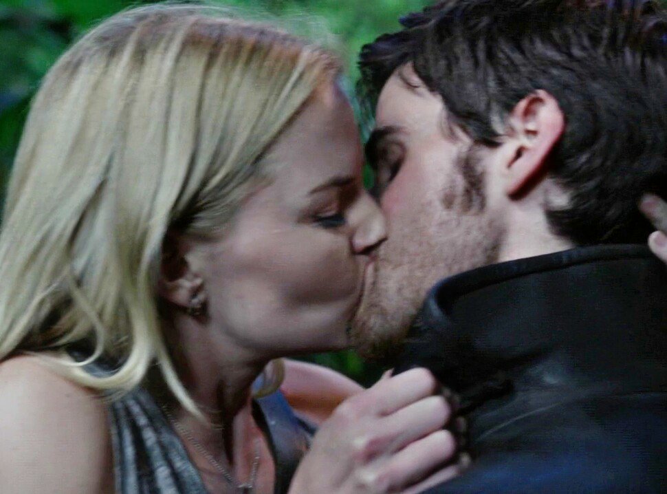 bringmetolifex9's tweet photo. RT if @jenmorrisonlive &amp; @colinodonoghue1 are your #TeenChoice for #ChoiceTVLiplock 💋 #CaptainSwan @OnceABC https://t.co/ijlCIMSQkX