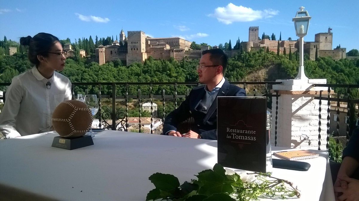 lastomasas's tweet photo. Bienvenido Lizhang. Orgullosos de colaborar con nuestra ciudad..en #albaicin , en #granada https://t.co/c3FhrE5g5j