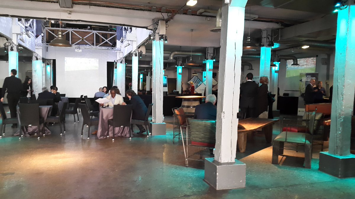 cagneux's tweet photo. @BNPParibas Speed dating des filiales pour nos clients! Ensuite foot⚽ #DRRP #stdenis #ambitionpro #FRAALB #EURO2016 https://t.co/tFC8KlMENu