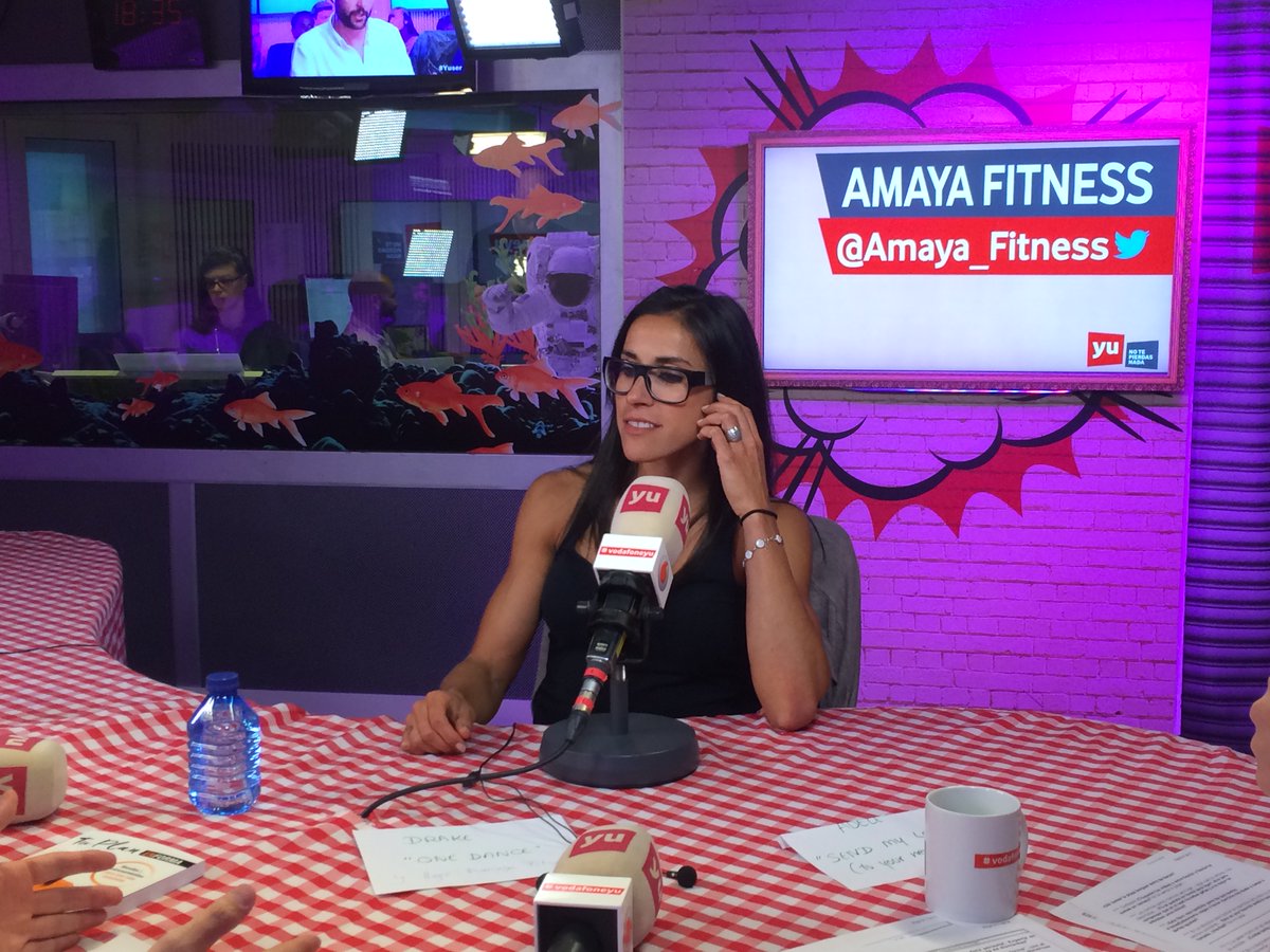vodafoneyu's tweet photo. .@Amaya_Fitness, blogger y entrenadora personal, nos da algunos consejos para una vida sana ¡Más en su libro! #Yuser https://t.co/uEKLRcpcjG