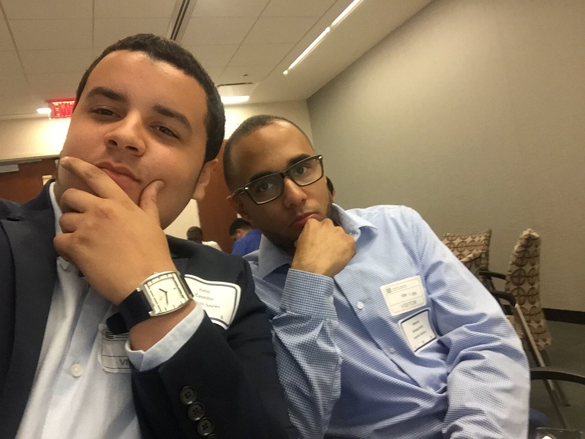 juliocastillo46's tweet photo. Teamwork's important even in a selfie #InternBuzz16 https://t.co/d7GjW7eQ2R
