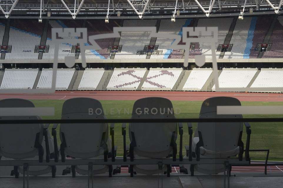 Forever_WestHam's tweet photo. The #WHUFC fixture list: When are the biggest matches? #COYI #ForeverWH https://t.co/qAlXyKhFAD https://t.co/hew9ZAtQU0