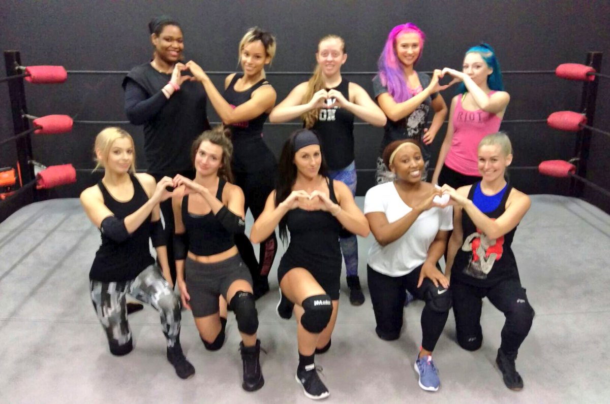 SantanaGarrett_'s tweet photo. 💜❤️💚💙

#OrlandoStrong #OrlandoLove #Pulse #LadyWarriors #Love #Peace #Smile #Support #OurCity #Remember https://t.co/NcYWAyhQow