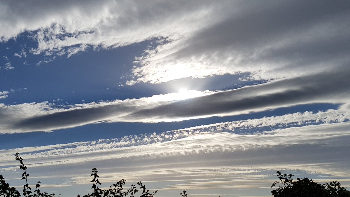 tonilasisca's tweet photo. @Preven_IIFF_CV @oratge_LTV @OratgeCV @oratgenet @Alicantinius_69 @MeteoBetera @MeteoCaudete
#vesprada #Cirrius https://t.co/aHHAhDXOCC