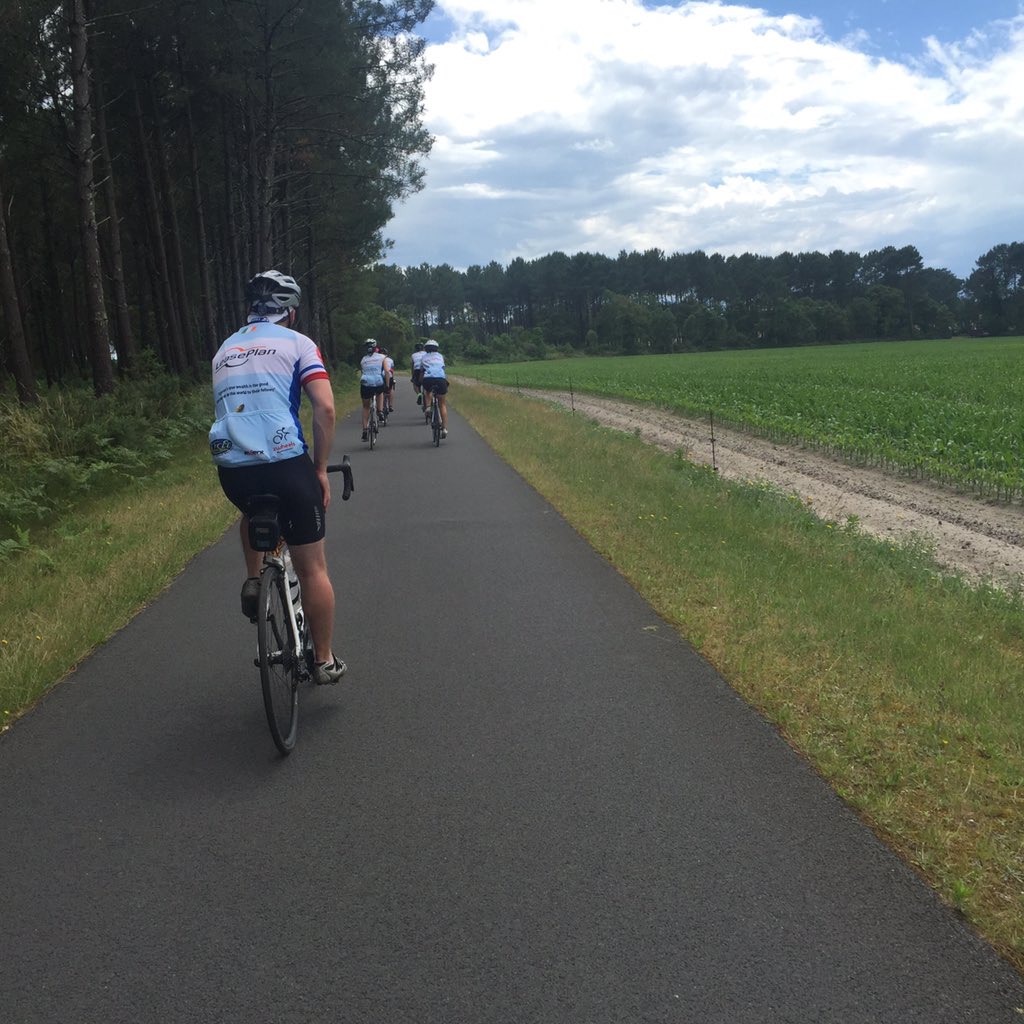 Head2Head2016's tweet photo. Day 4 complete - 120km, a little sun &amp; lots of rain. Only one day left #H2H2016 @Dublin_Simon. https://t.co/tKAjViLSG3