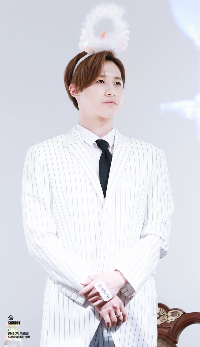shin_dot's tweet photo. 신우의 26번째 생일을 축하합니다>_<♥ #HAPPYCNUDAY #인간적으로갓신우생축 #태어나줘서고마워신우야 https://t.co/ufFJ1k1q14