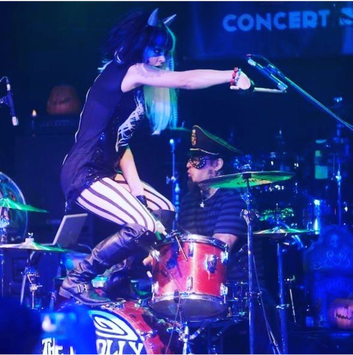 WoollyBandits's tweet photo. I must admit my favorite part commandeering the drums mid set! #BompshuBomp #woollywednesday #womanofmassdestruction https://t.co/0jAPsPwMlM