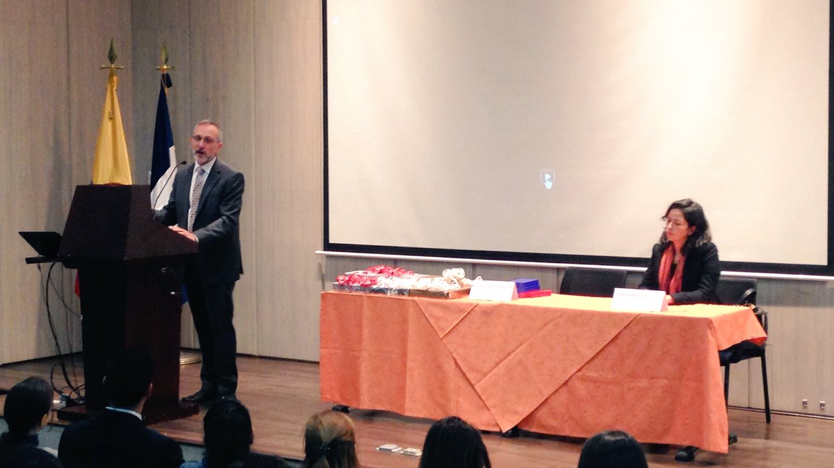 Hno. Carlos G Gómez R FSC da la bienvenida a todos los asistentes a #LaSalleSummerAcademy <a href="/unisalle/">Unisalle</a> <a href="/ICETEX/">ICETEX</a>