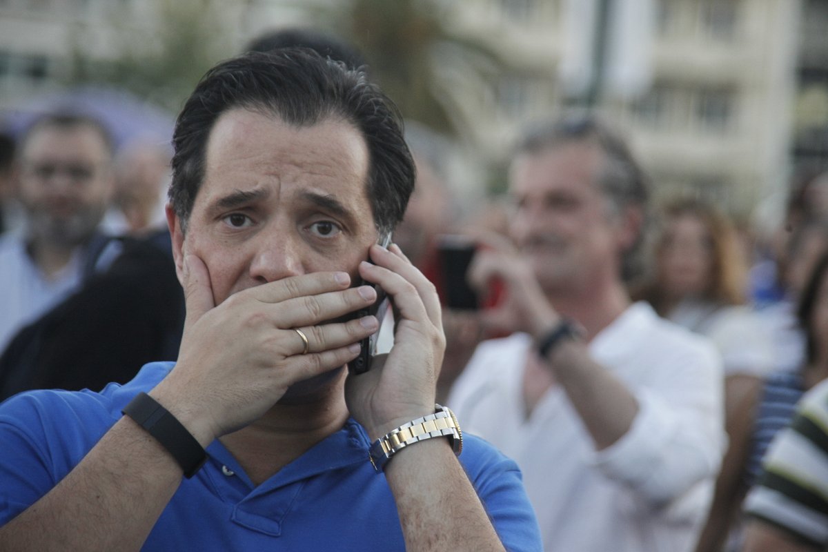 __Moxa__'s tweet photo. Όταν σου λένε ότι δεν παίζει ο Γκριζμαν κι ο Πογκμπά κι εσύ το έχεις άσσο από ημίχρονο #FRA vs #ALB #παραιτηθειτε https://t.co/v6v0tNiJCP