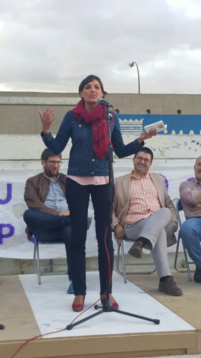 LolaPodemosEu's tweet photo. .@LolaPodemos "Somos seres vivos, somos tierra, no todo se puede mercantilizar, no todo tiene precio" #Neoliberalimo https://t.co/xCNLHdXGLd
