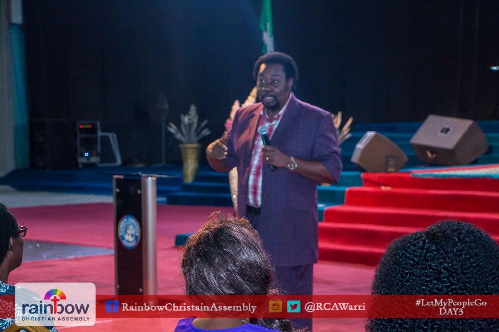 rcanigeria's tweet photo. Pictures from Day3 of the Breakthrough Worship, Fasting & Prayers.
#TheWord #HumansOfRainbow #LetMyPeopleGo #Day3 https://t.co/5bYrQeUwKC