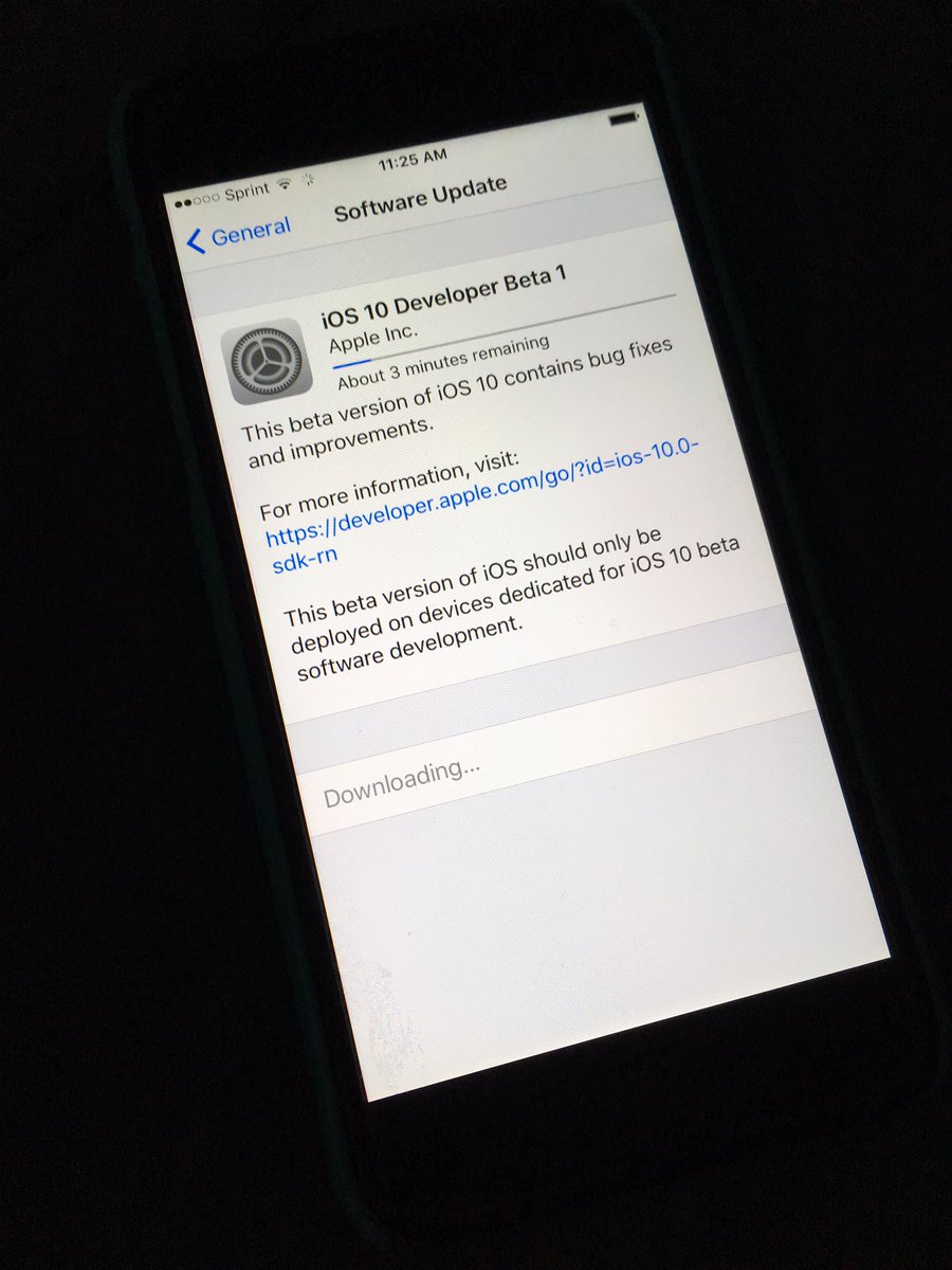Dnc215's tweet photo. Because why not on the back up phone #ios10 #iPhonebeta https://t.co/BwAfvYodF8