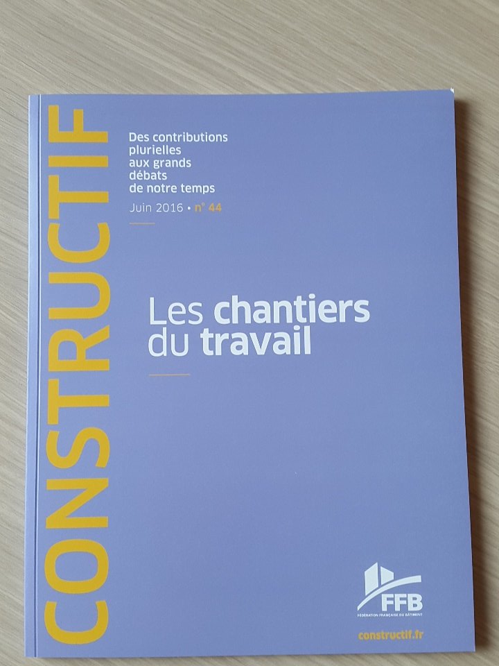 FFBatiment's tweet photo. "Les chantiers du #travail" c'est le thème du dernier numéro de #Constructif. Découvrez le  https://t.co/bSL6gGjGNP https://t.co/FMAoV8eKzH