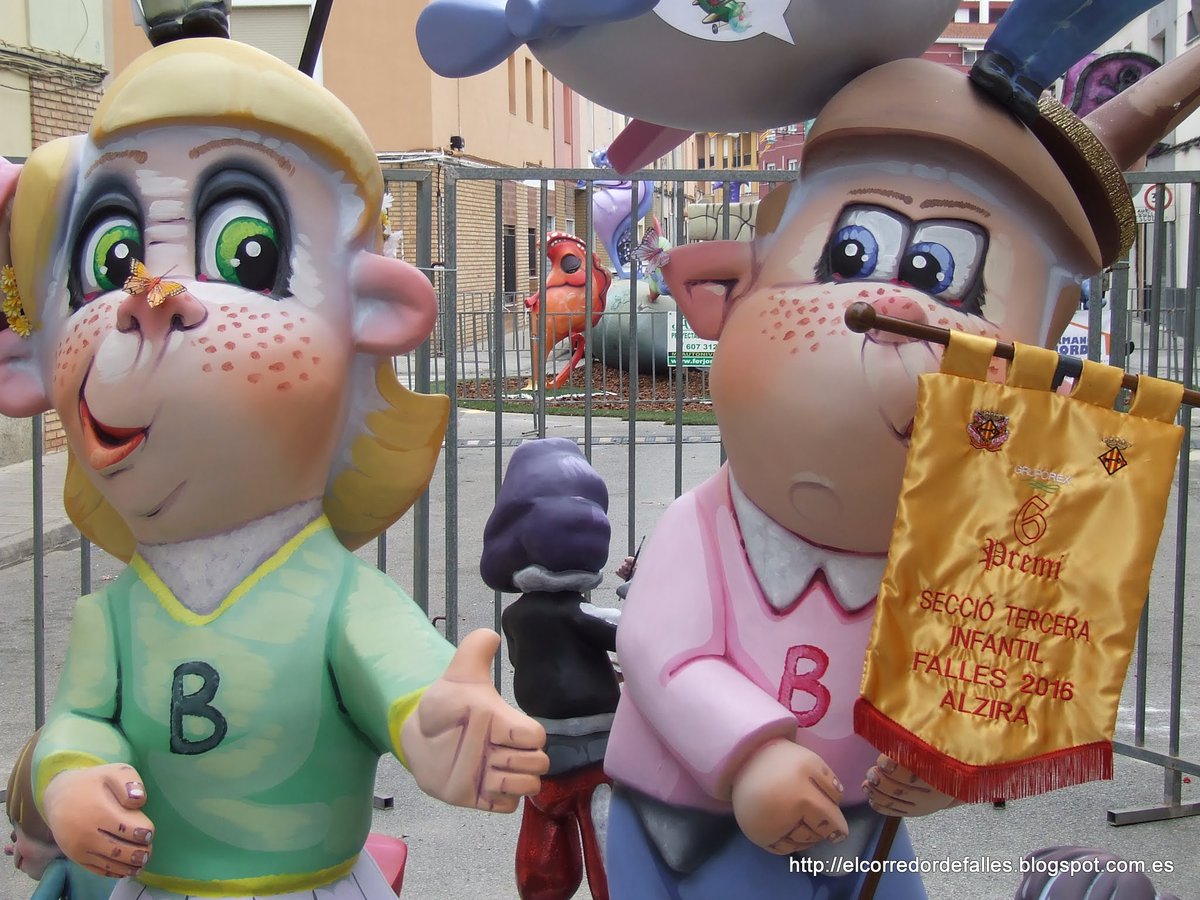 CorredorFalles's tweet photo. #Crònica #Falles2016 #Setimig @JLFAlzira @Alquenencia @14Metros #Falles #Fallas #Alzira https://t.co/ReH1ttbbVD https://t.co/s349S2qpn3