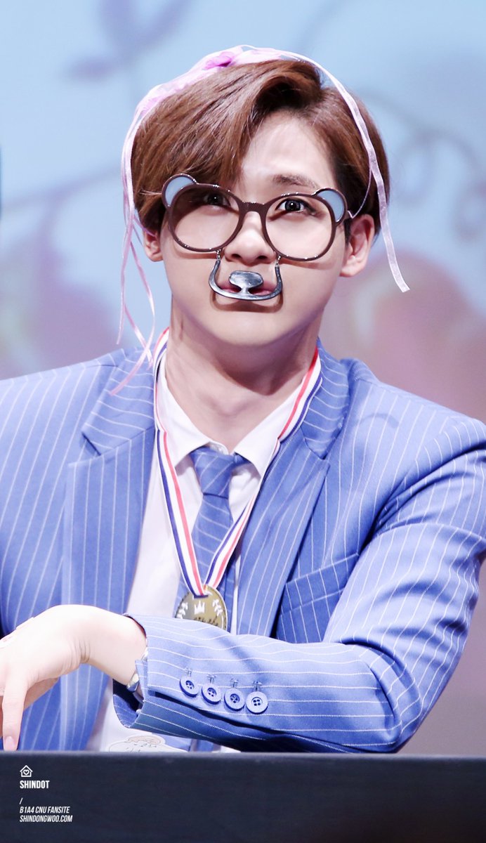 항상 신우가 행복하게 노래할 수 있도록 기도할게♡ 태어나줘서, 노래해줘서, 우리 앞에 신우로 나타나줘서 고마워 #HAPPYCNUDAY #인간적으로갓신우생축 #태어나줘서고마워신우야