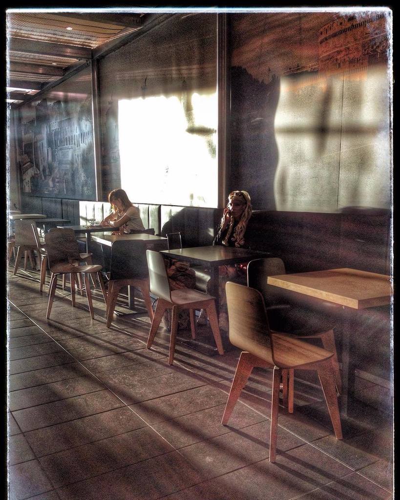 paulsoriansky's tweet photo. The waiting room  #thismustbetheplace #trainagain #travelingmiles #sorianskymeets #instagr… https://t.co/VJ1bXCdT0Y https://t.co/clx6eLYHU9