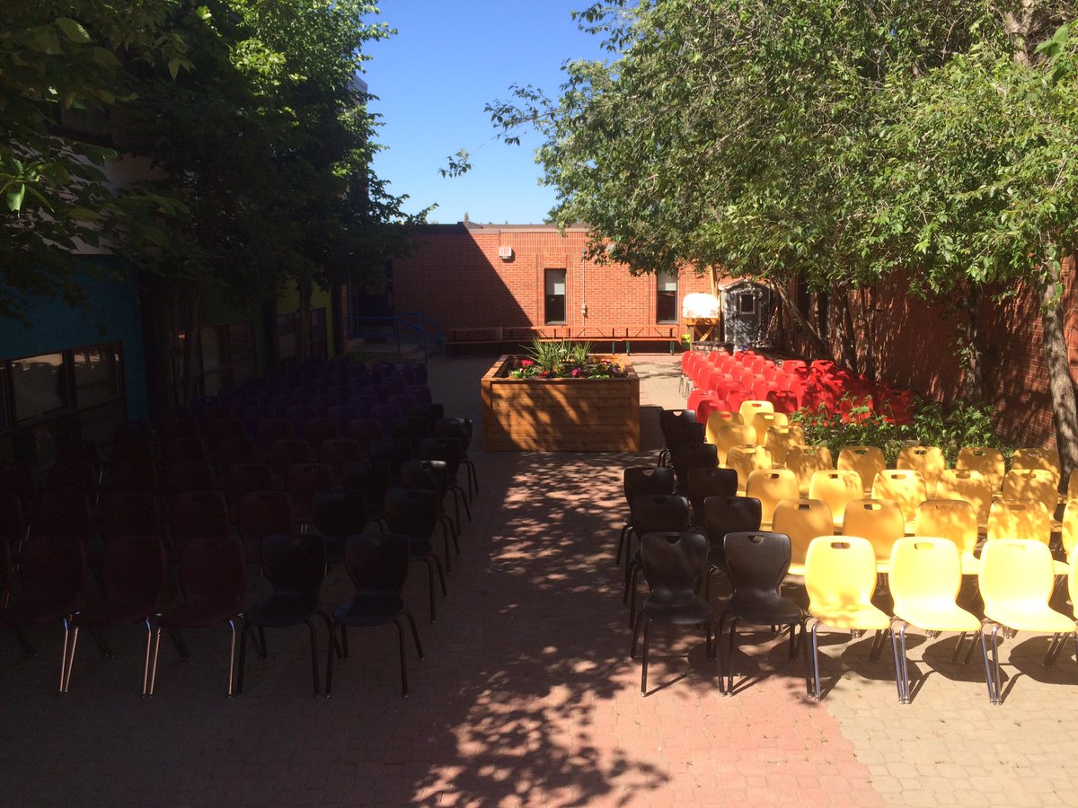 BJHS Glee Show 2016. <a href="/BevLWatson/">Bev Watson</a> and her Ss have worked all year for this!! #gpsd6 #roadrunnercountry