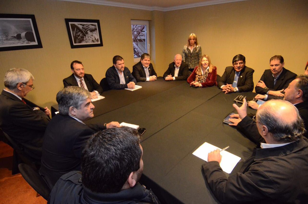 Y con acciones de RSE <a href="/YPFoficial/">ypfoficial</a> construirá un centro de salud y un establecimiento para ancianos en Ushuaia