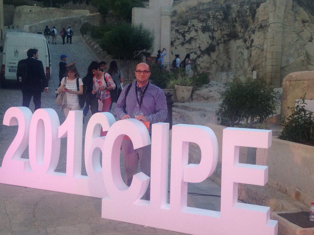 Alejandro_veas's tweet photo. Gran noche de miércoles en @CIPE2016 ! #CastillodeSantaBarbara #Alicante https://t.co/RlUDzjF3Vv