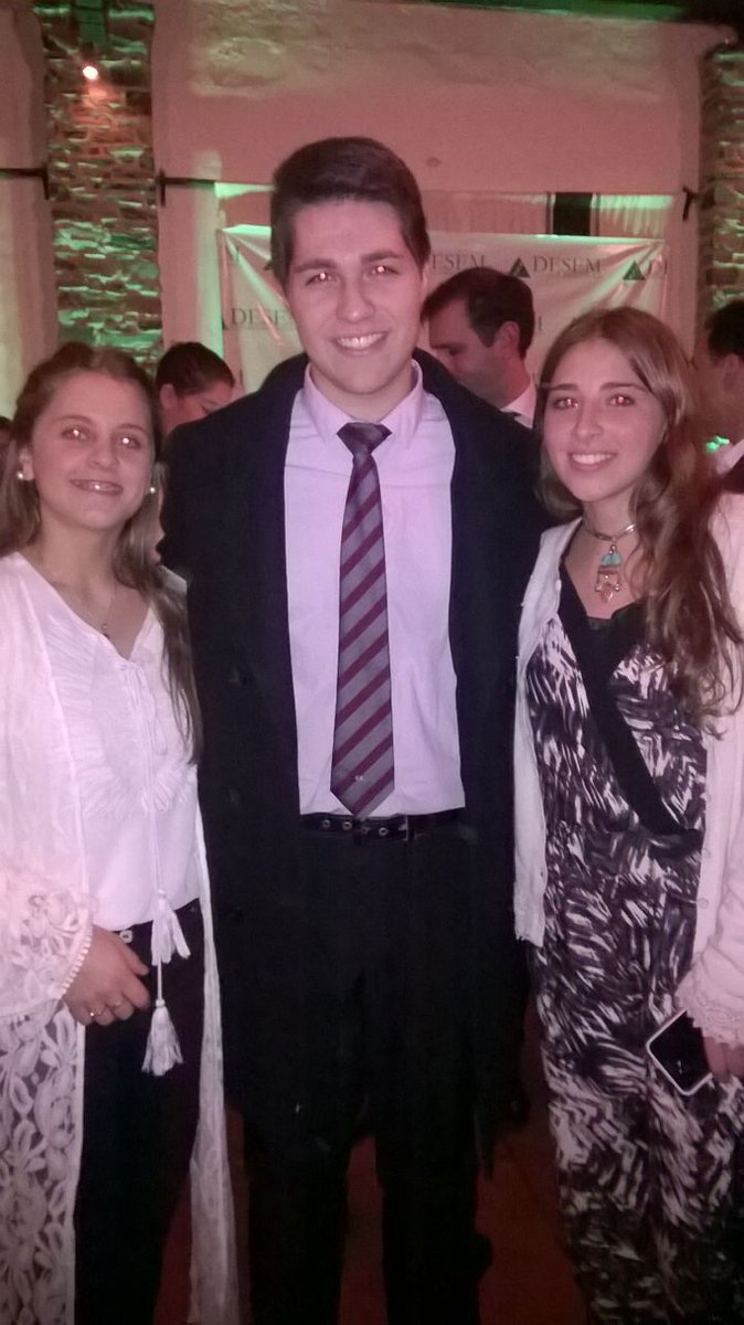 DESEMJA_'s tweet photo. Participantes de nuestros programas educativos también están presentes en la #cenaDESEM @DESEM_Uruguay https://t.co/2tDETDX14H