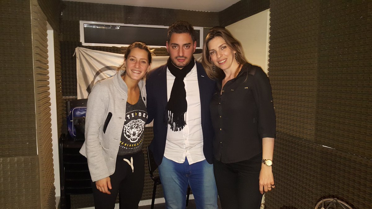 MicaViciconte's tweet photo. Gracias x el tt y a @LaRadioDelivery x invitarme. #MicaViciconteEnRadioDelivery https://t.co/q6dKsXs3mp
