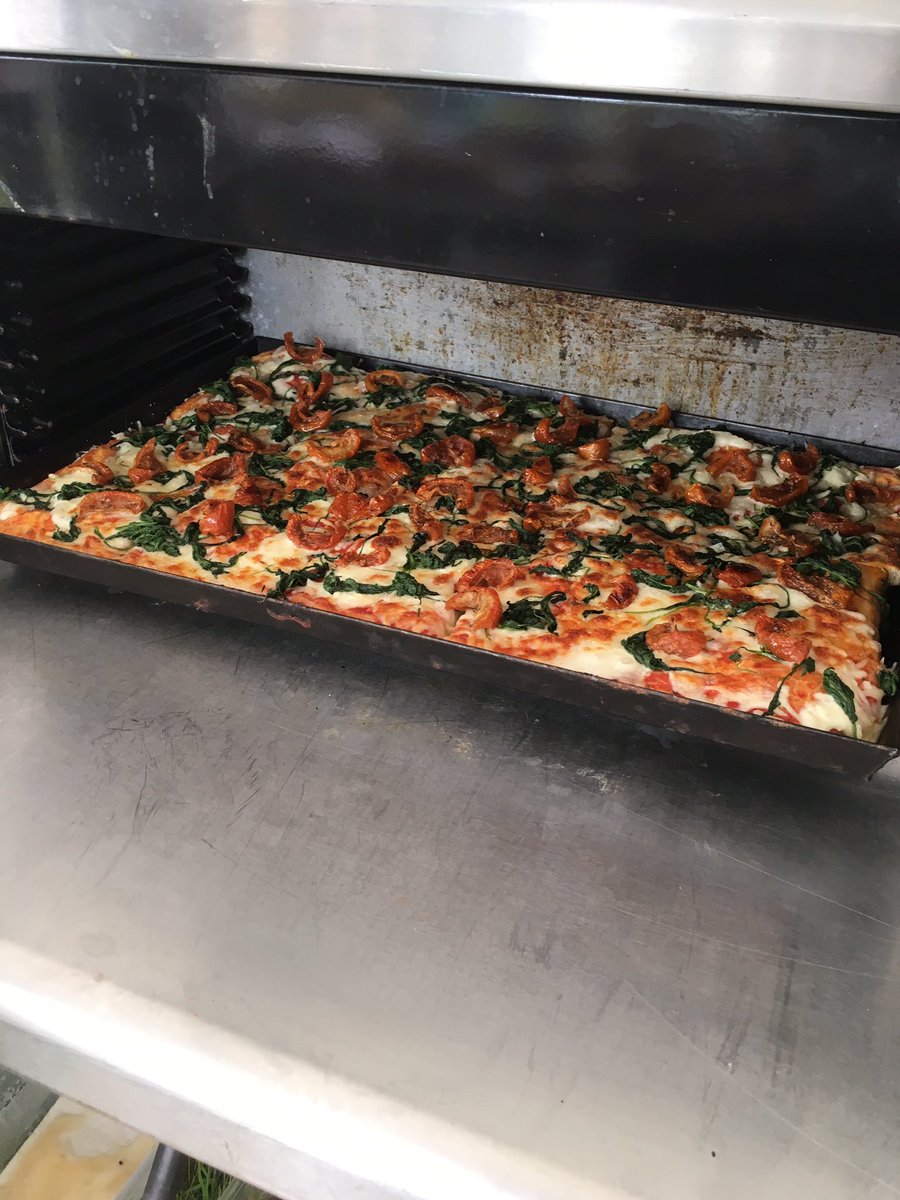 LuffBus's tweet photo. Thanks for the invite to cater over the years @bristolbikefest Been amazing and the Pizza was a success. https://t.co/xQNsPzc2Lw