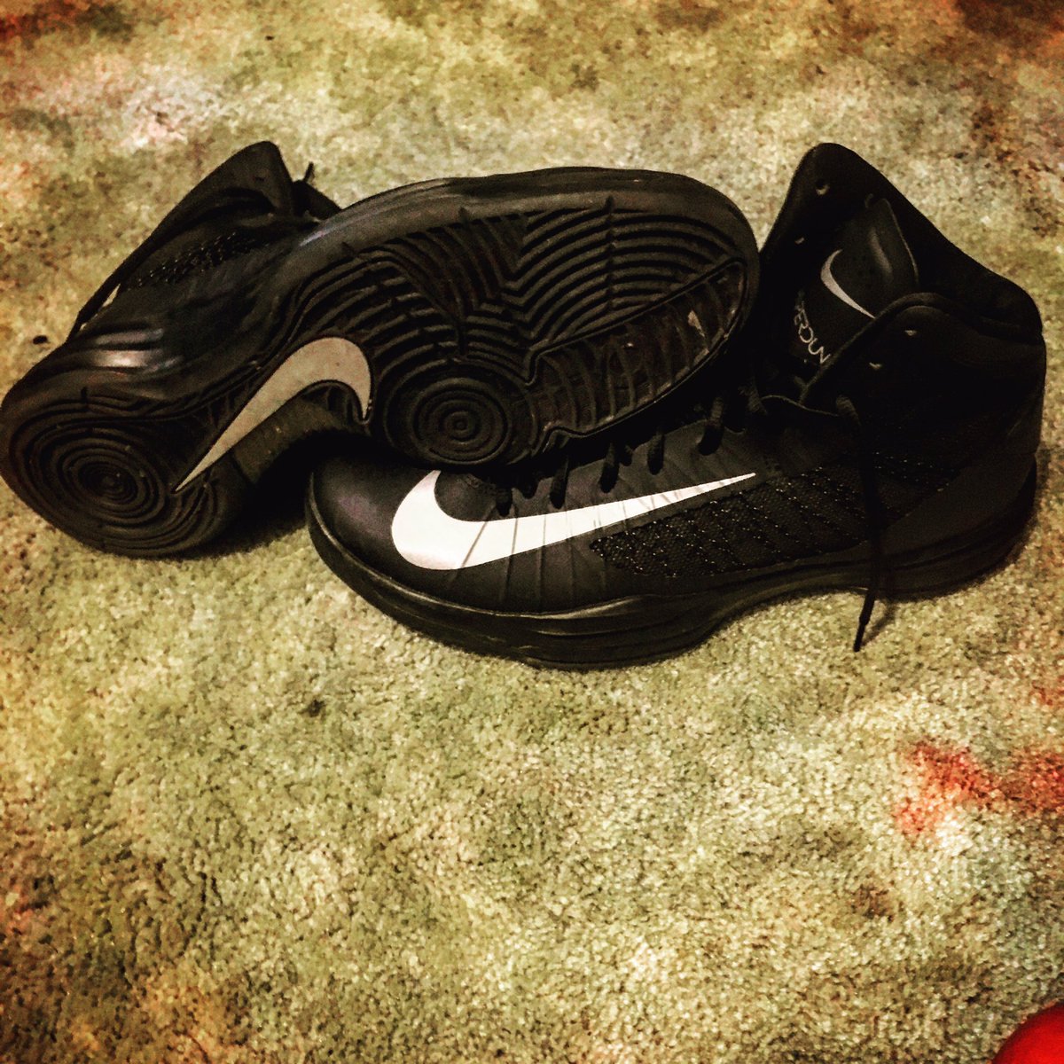 dc_irwin22's tweet photo. New kicks #hyperdunk2012 https://t.co/YAMfUSvvb4