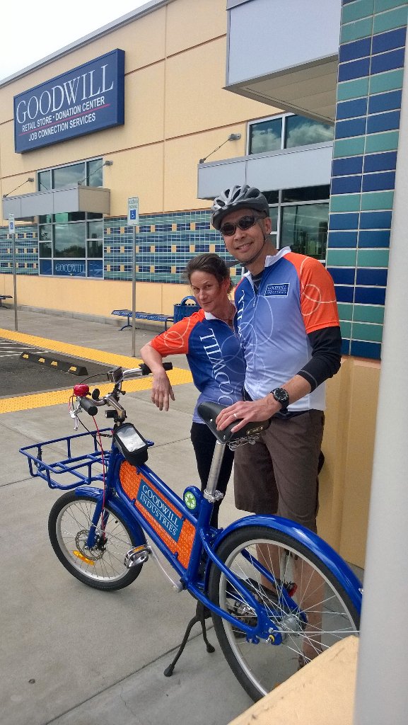 meetgoodwill's tweet photo. #goodtoride team Gilbert&amp;Stacy at O.C. Goodwill store in :45 @dudeitsICE #pdx#thrift#ORbike https://t.co/dUUXyFRYGb