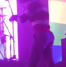 The1975Italia's tweet photo. Matty Minaj.

#yummy :3 https://t.co/OxD6ucRPg7