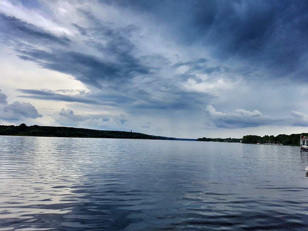 Janz schnell duster jeworden in #Berlin bei aufziehendem Regen aus Richtung #Potsdam #Wannsee an der #Havel