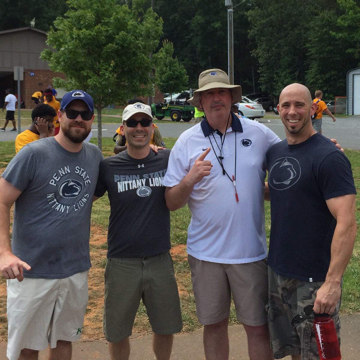 jbugsy704's tweet photo. @coachjfranklin @BallCoachJoeMo Thnx for taking time for some fans yesterday.Sept. 3 can't come fast enough.WE ARE! https://t.co/eIXRiIOFE9