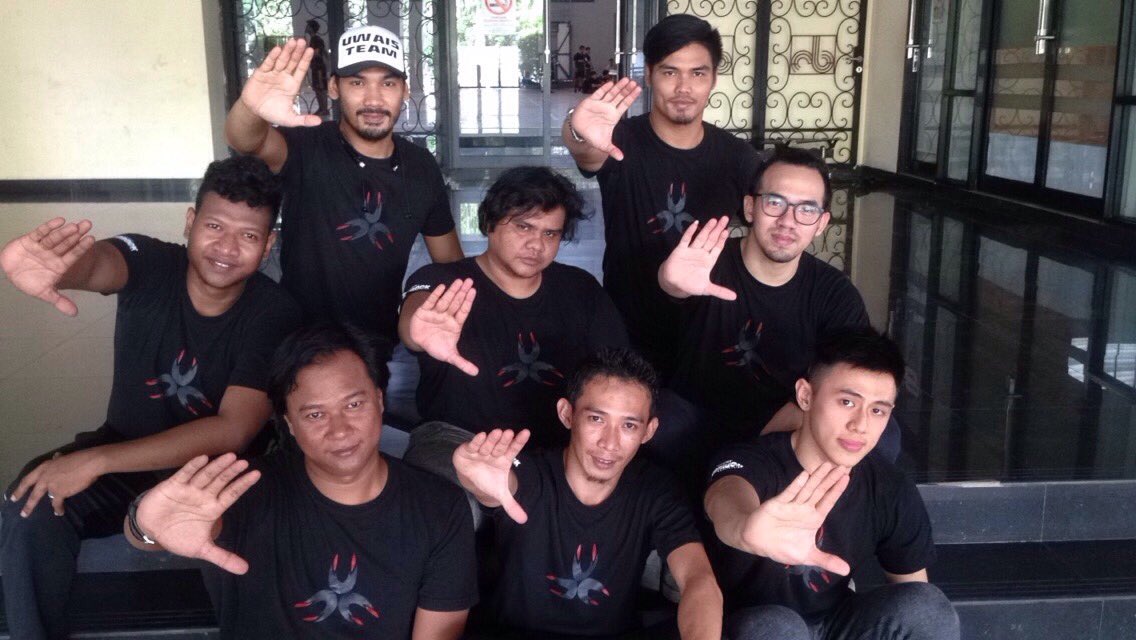 joko_kelink's tweet photo. uwais team pulkumpul yuk https://t.co/soabhFUzJW