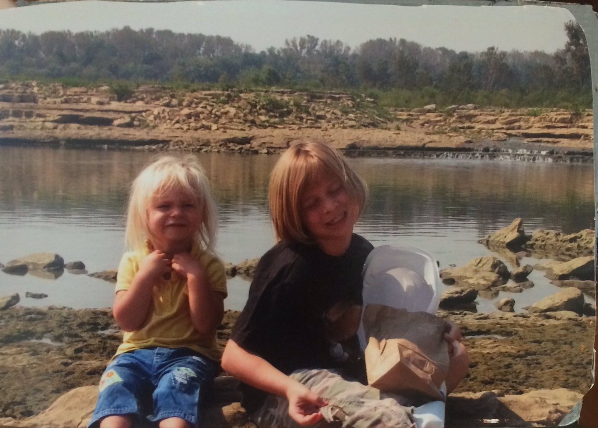 Sarahashleyyy00's tweet photo. It's so weird to think that she's actually 10 happy birthday jo #doubledidgets https://t.co/JDcAEzaju5