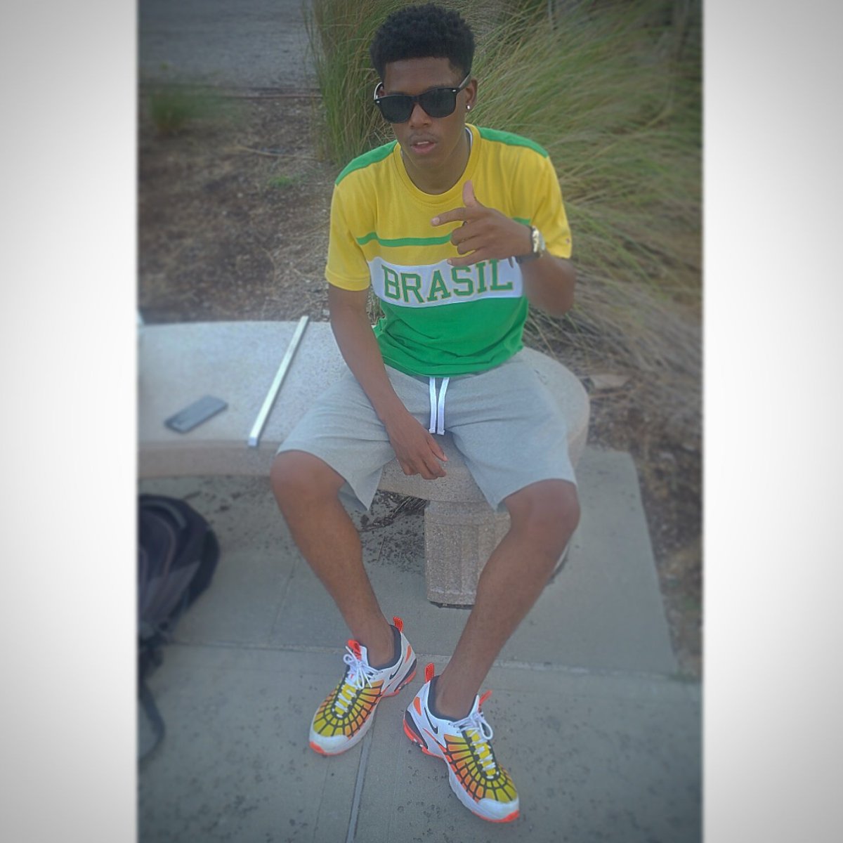 GuapVido's tweet photo. #GradWeek2k16 💸😎⛽💯💪 https://t.co/ajFb33gJ7X
