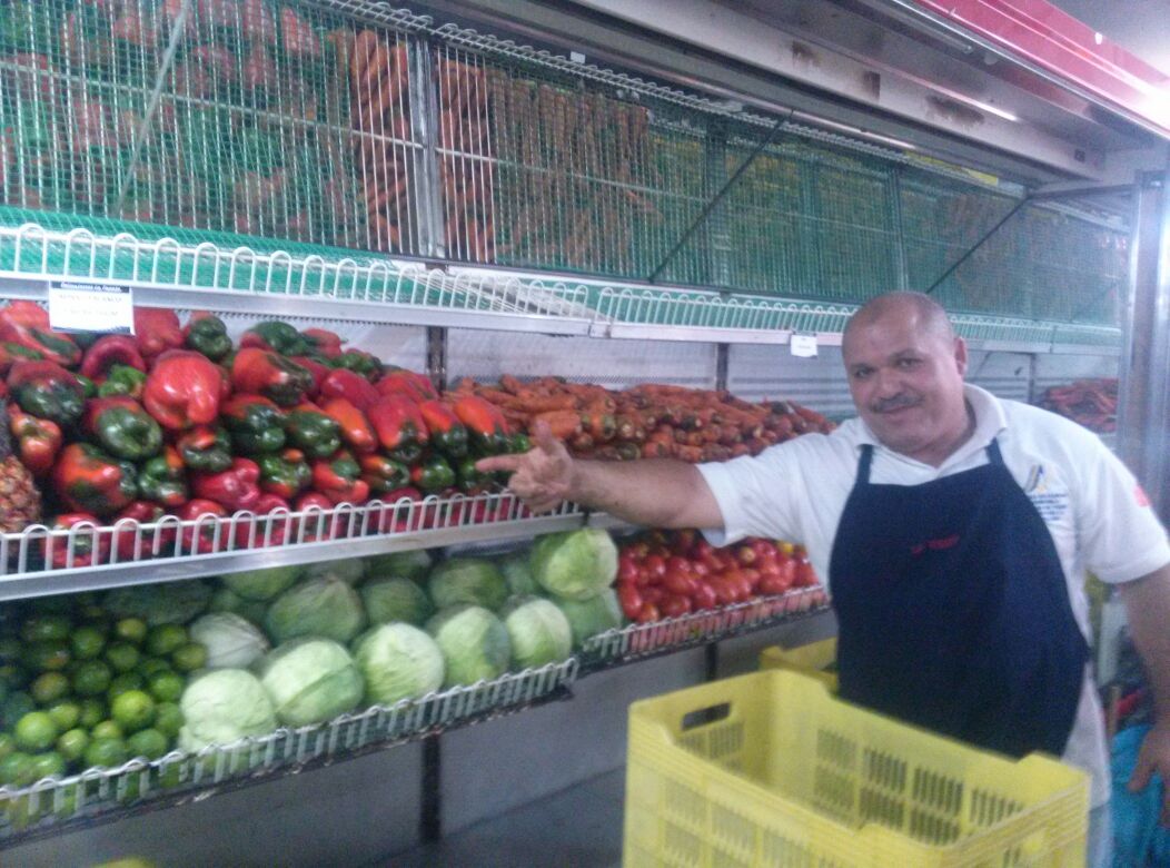 FriosaOficial's tweet photo. Charcutería, legumbres, hortalizas y todo lo que busques sólo en Delicatesses La Fuente, tú mejor elección. @hljohan https://t.co/yftvcbfBew