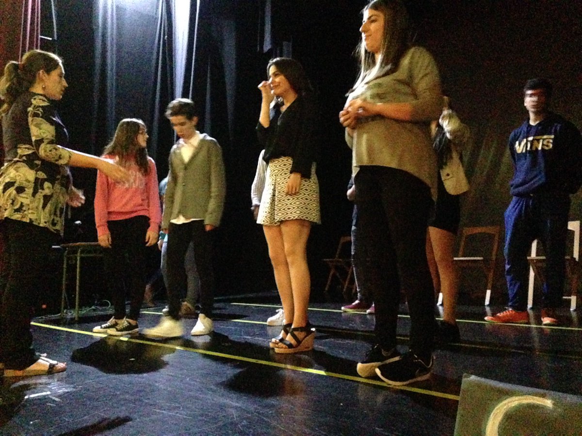 etctera2's tweet photo. @Laimoa #iesmarismas #ensayando #laoficinamusical ensayando https://t.co/WTiBfAnNDI