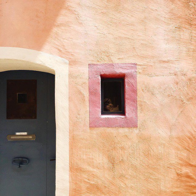 ARITZIA's tweet photo. Far away places π· @laurenswells #EscapeCreate https://t.co/uODrTLlpIa https://t.co/SntuGRSVq1