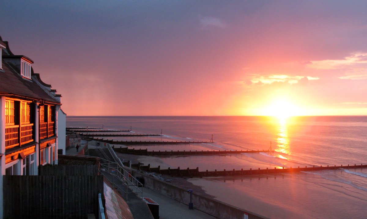 visitsheringham's tweet image. A few snaps of the gorgeous #sunset this evening.  Very calm and peaceful in #Sheringham...