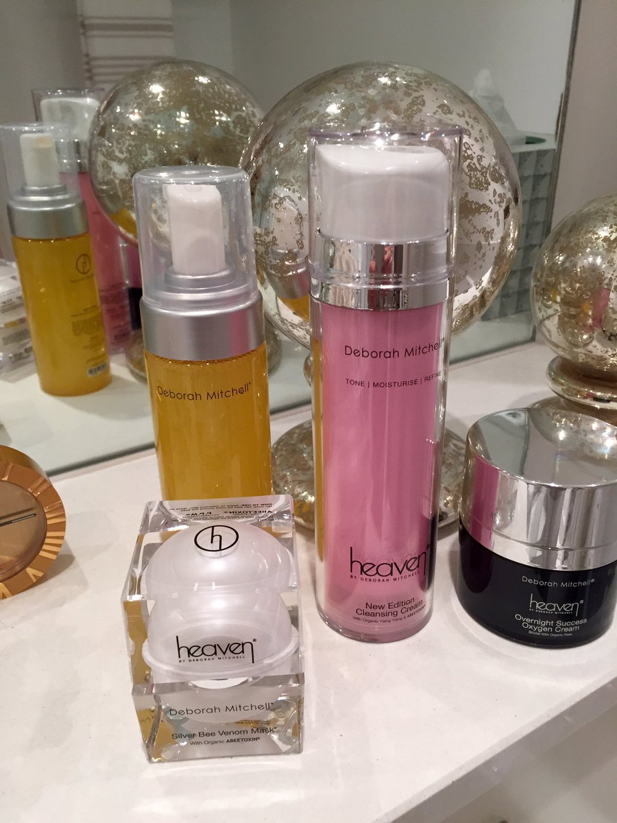 <a href="/heavenskincare/">Deborah Mitchell</a> Thank you for my gifts I'm in heaven. Great party just about to wash my face and apply !! 😚